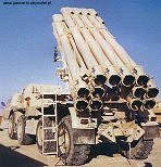 pojazd 9A52 z systemu  rakietowego Smiercz- dobrze widoczne prowadnice pocisk≤w.
